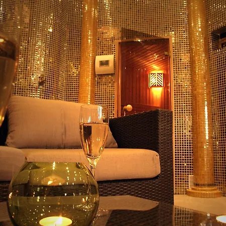 Hotell Boutique Empress 4*