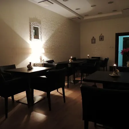 Boutique Empress Hotel 4*