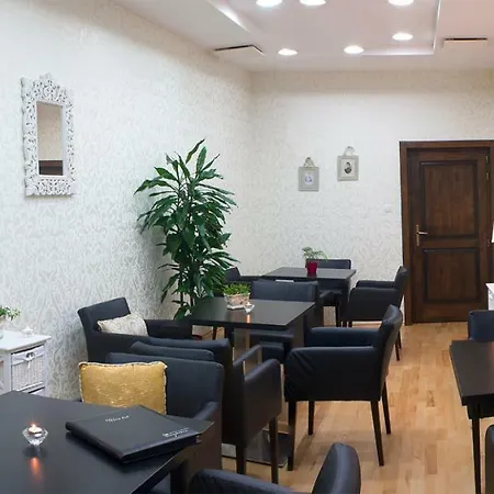 Boutique Empress Hotel